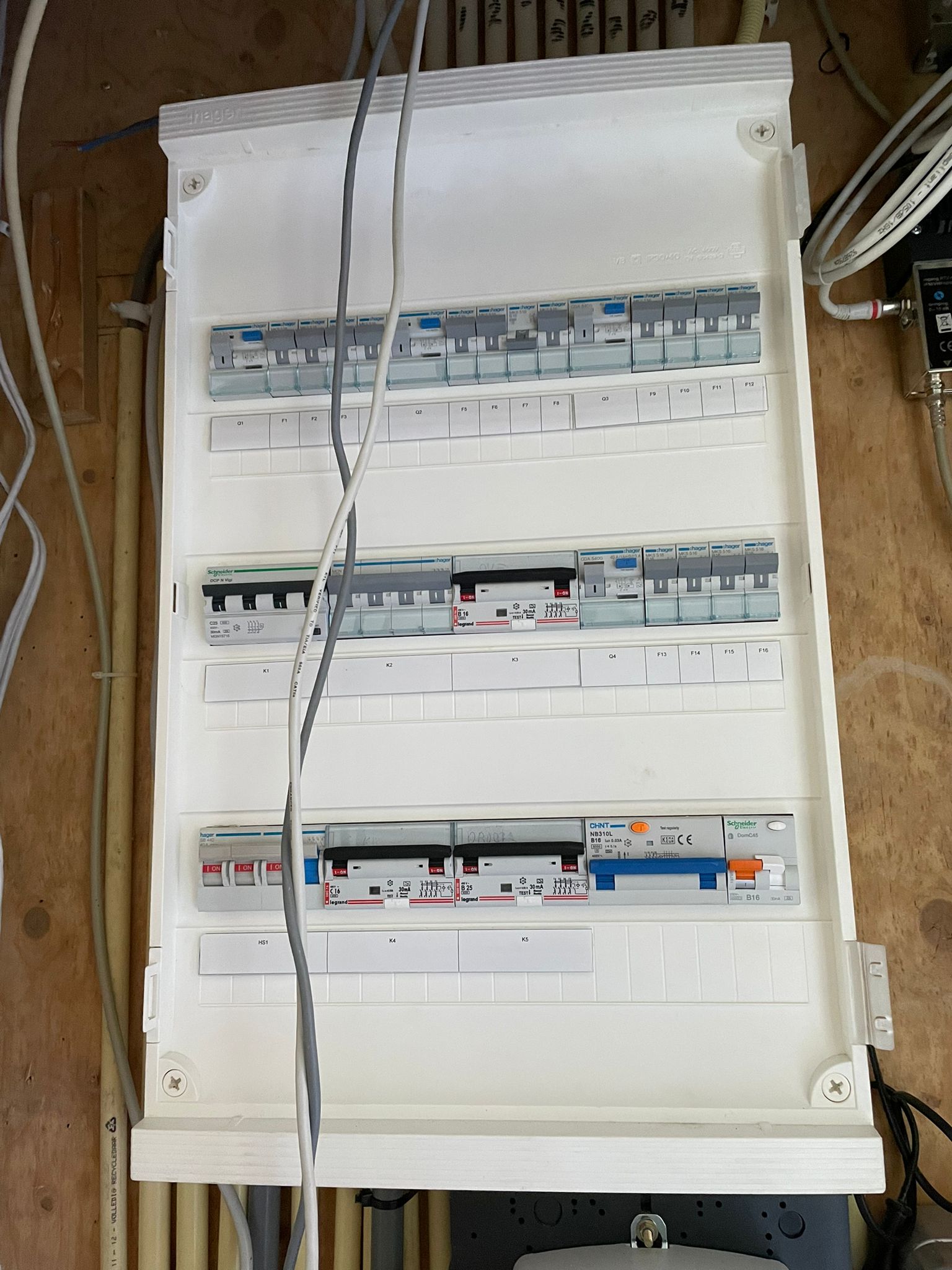 5687436e-c248-45f2-95f3-a9e395ca1c35